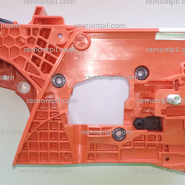 Корпус EMAK бензопили OM 947, 951, 952, EF 147, 151, 152